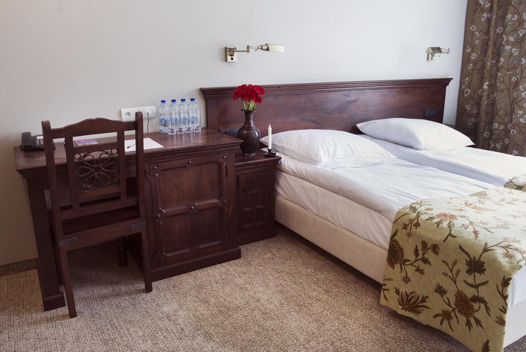 Orient Palace Bielany Wroclawskie Phòng bức ảnh