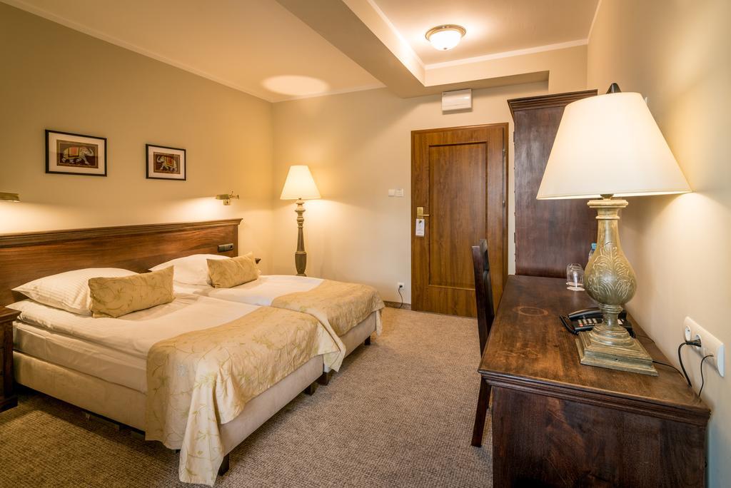 Orient Palace Bielany Wroclawskie Ngoại thất bức ảnh