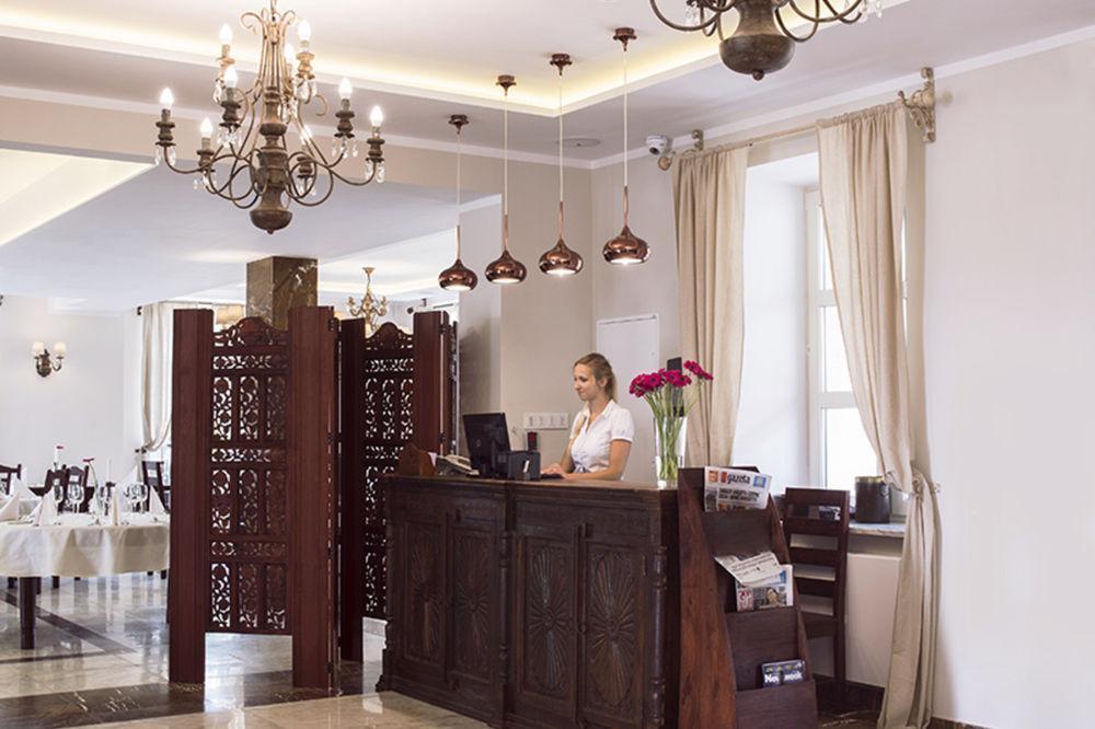 Orient Palace Bielany Wroclawskie Ngoại thất bức ảnh