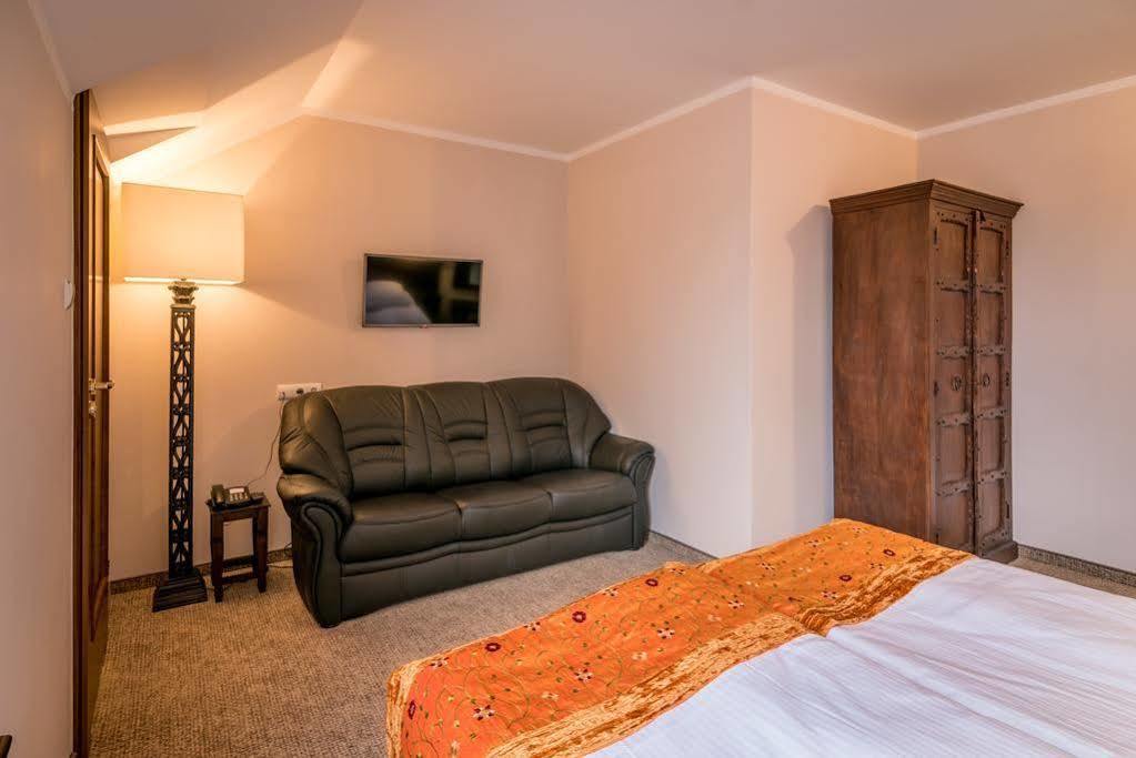Orient Palace Bielany Wroclawskie Ngoại thất bức ảnh