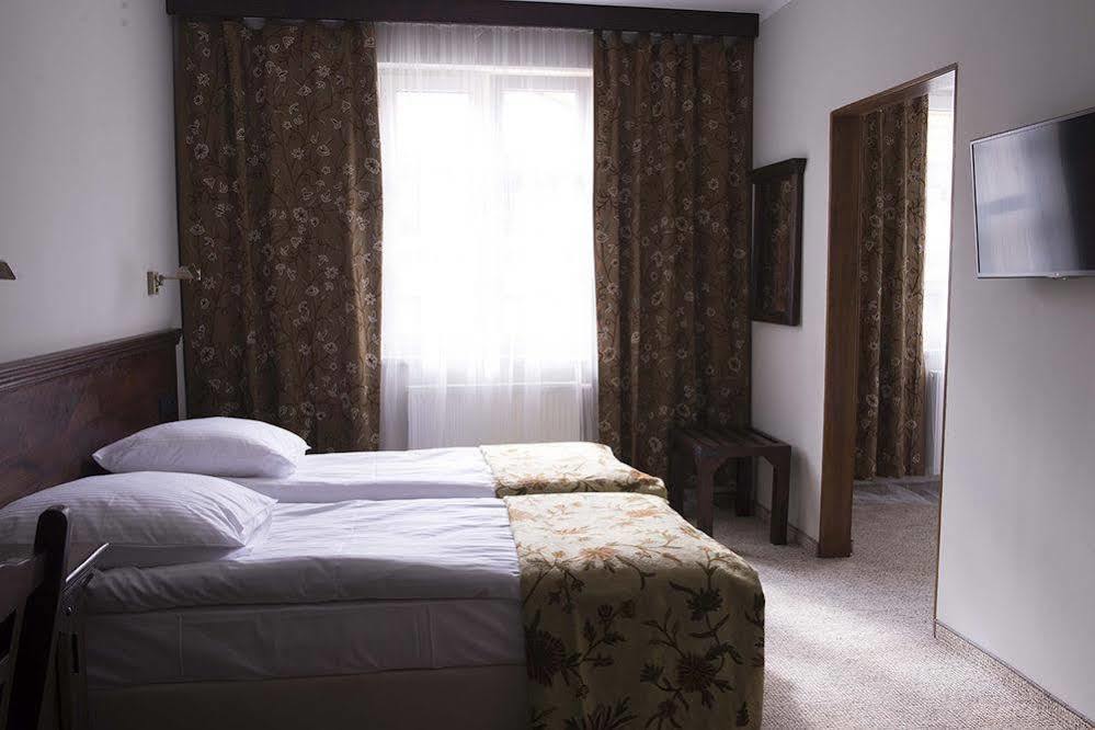 Orient Palace Bielany Wroclawskie Ngoại thất bức ảnh